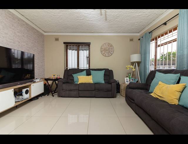 2 BEDROOM APARTMENT RENTED IN ESCOMBE